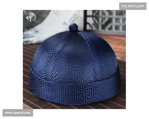 高尔夫帽的魅力与时尚风潮:探索这款运动必备配饰的历史与现代演变 高尔夫帽的魅力与时尚风潮:探索这款运动必备配饰的历史与现代演变